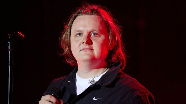 Is Lewis Capaldi Gay or Straight? Exploring the Truth.