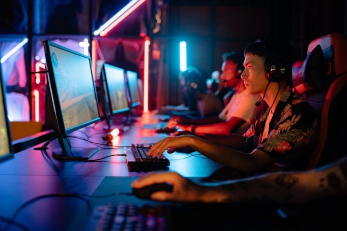 The Future Popularity of Esports Games as Entertainment