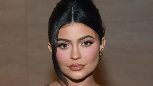 Kylie Jenner's Makeup-Free Tutorial Amidst Growing Romance with Timothée Chalamet | ORBITAL AFFAIRS